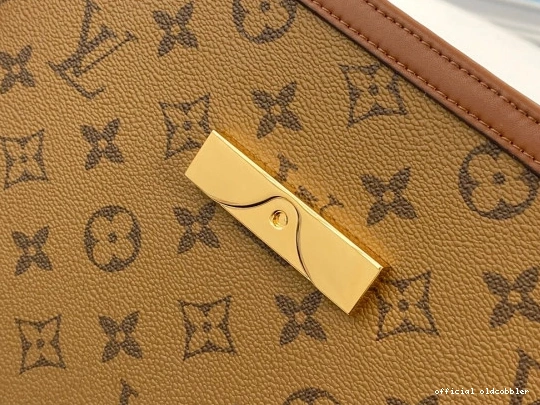 Official oldcobbler CHANELUTCH LOUIS VUITTON 0711
